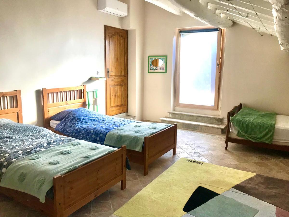 La Bergerie Des Amandiers Chambres Et Table D'Hotes Malataverne Ngoại thất bức ảnh